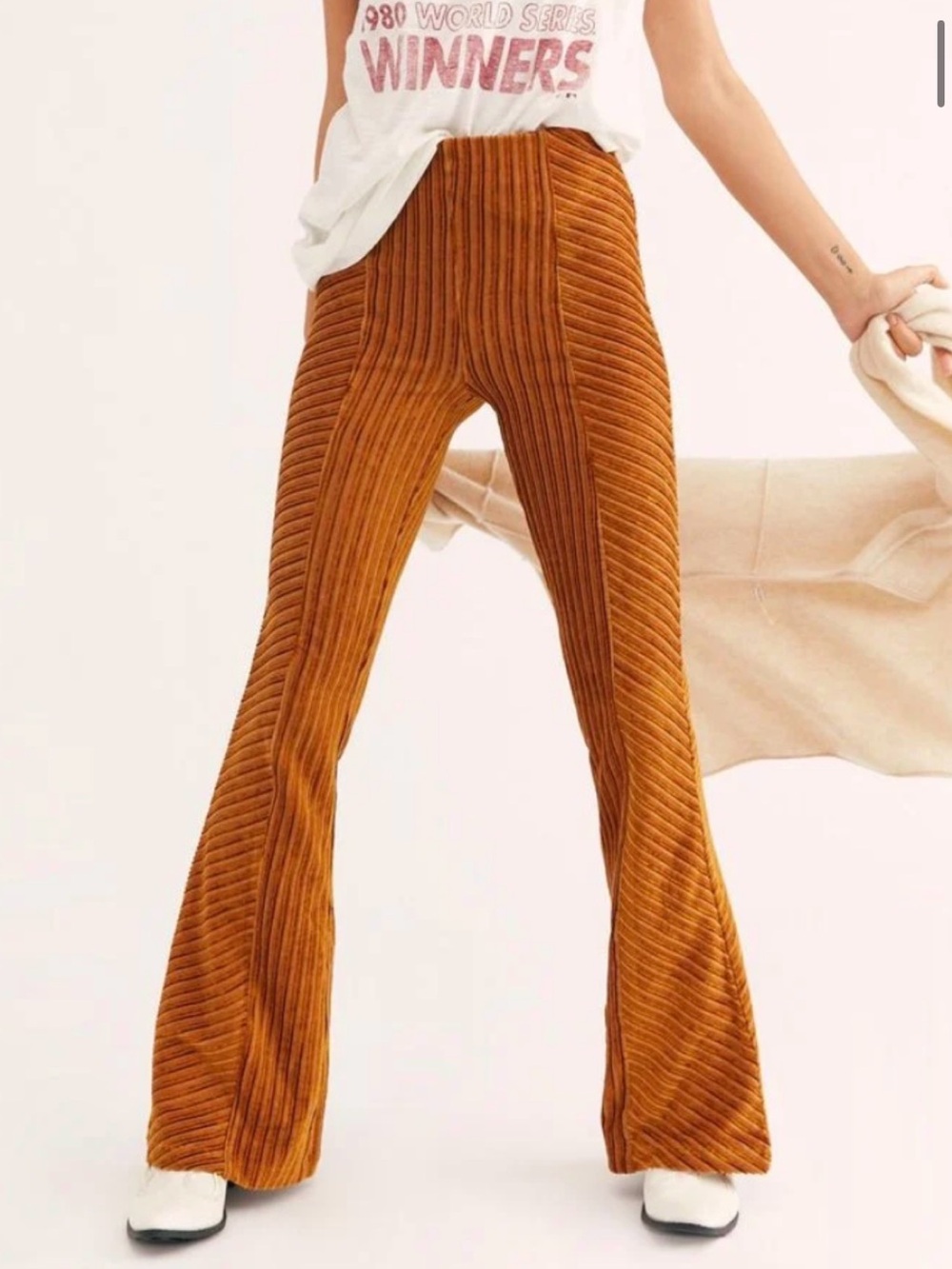Free People $78 Slim Pull-On Velvet Flare High Rise Bell Bottom Pants L